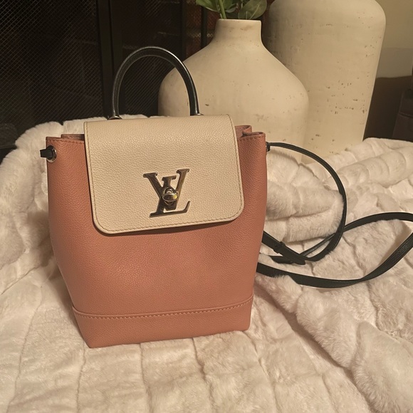 SOLD!! Louis Vuitton Lockme Backpack - Picture 3 of 7